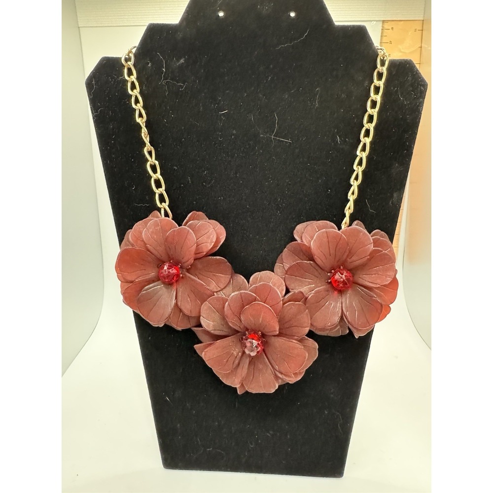 Vintage Acrylic‎ Red Flower Necklace - 18"